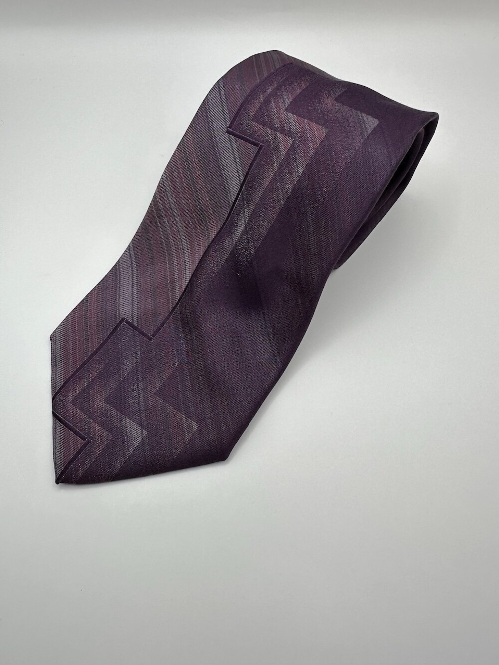 Sazzari Purple Abstract Geometric Silk Tie – Handmade in Italy